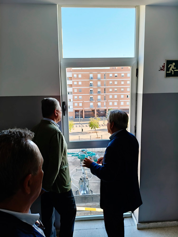 Visita del alcalde de Sevilla José Luis Sanz Ruiz en las instalaciones de nuestro centro ADAITS. 11