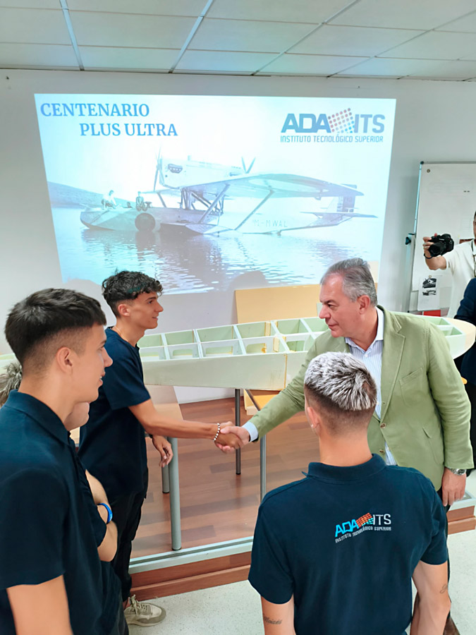 Visita del alcalde de Sevilla José Luis Sanz Ruiz en las instalaciones de nuestro centro ADAITS. 12