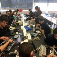 Clase de montaje y mantenimiento de equipos informáticos 4